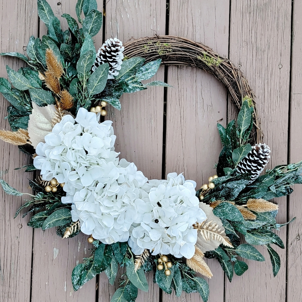 Rustic Winter Wreath - Picture 4 of 11